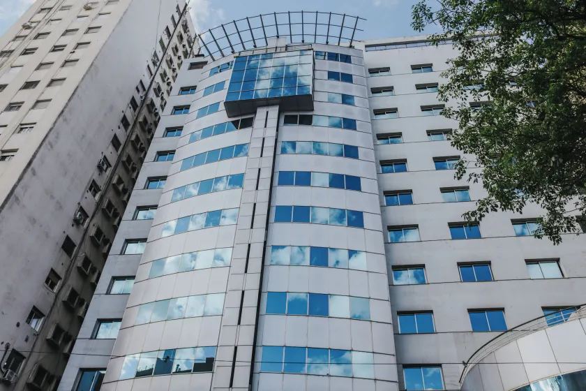 Plaza Real Suites Hotel - Image 1