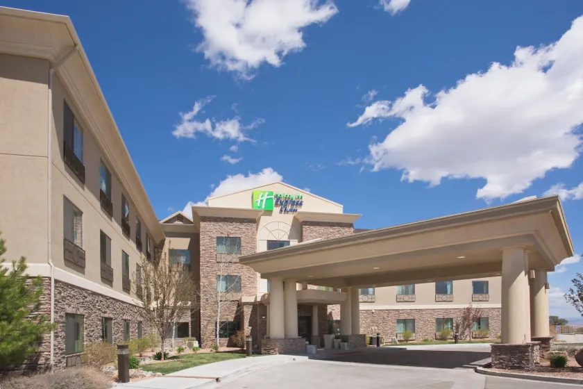 Holiday Inn Express and Suites Los Alamos Entrada Park by IHG - Image 1