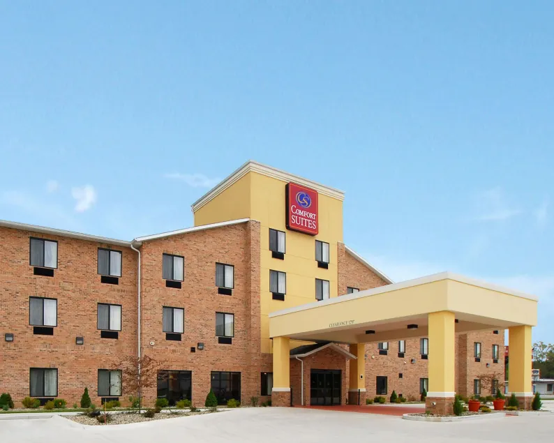 Comfort Suites South Bend Near Casino - Image 1