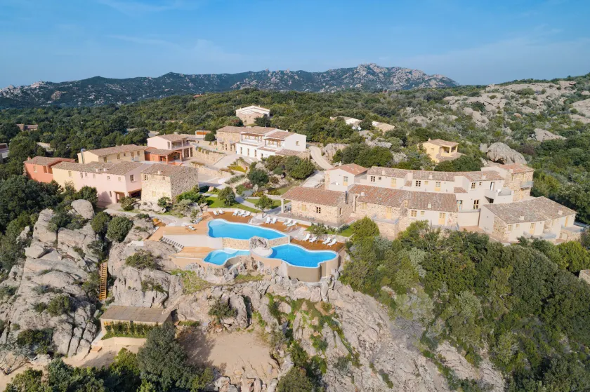 Hotel Borgo Smeraldo - Image 1