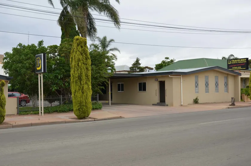 Travelway Motel - Image 1