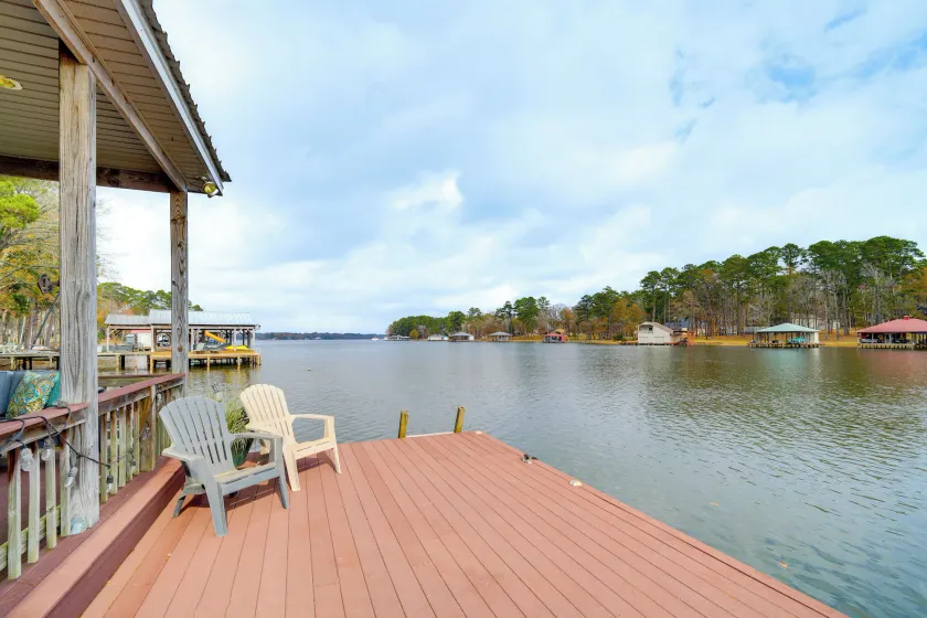 Wake Up on the Water! Lake Tyler East Hideaway - Image 1