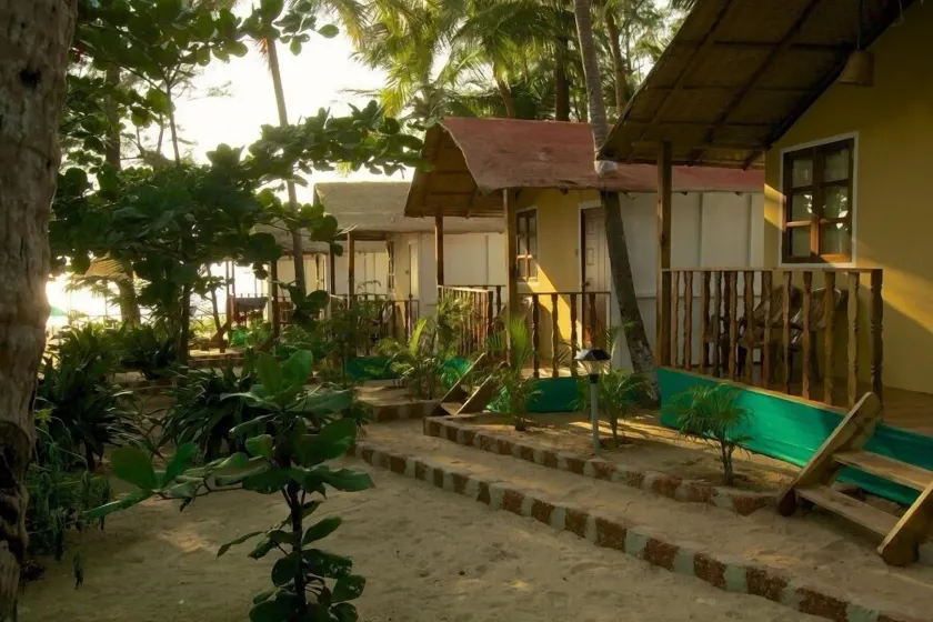 Sea Front Beach Huts - Image 1