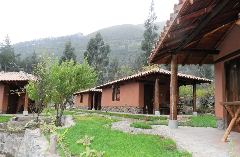 Cantua Hotel - Image 1