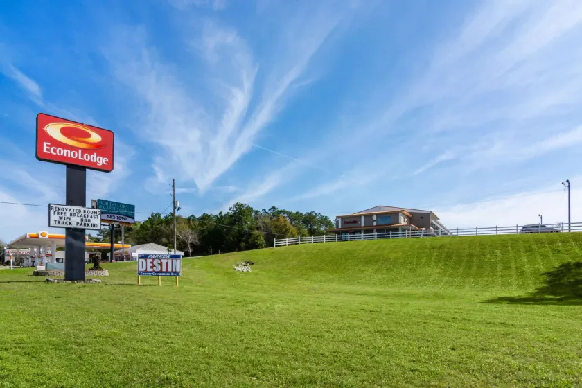Econo Lodge Crestview South - Image 1