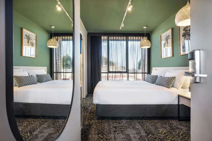 Nightcap at Morwell Hotel - Image 1