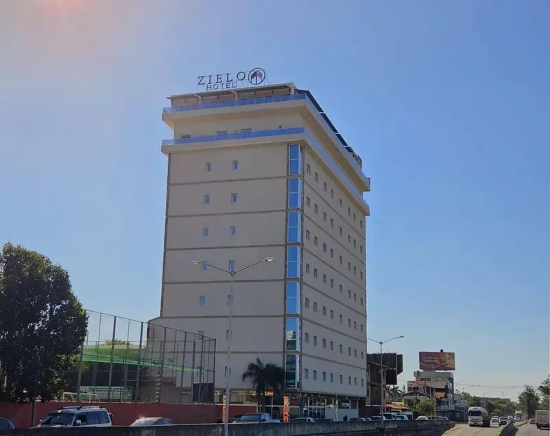 Zielo Hotel - Image 1