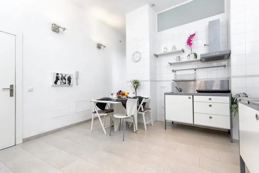 Montaño Suite Apartment, Spacious and Elegant, 2 Bedrooms in the Heart of the City - Image 1