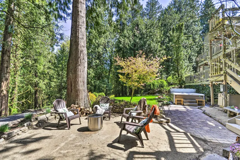 The Owls Nest w/ Hot Tub & Forest Views! - Image 1