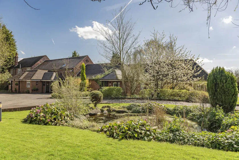 Marston Farm Hotel - Image 1