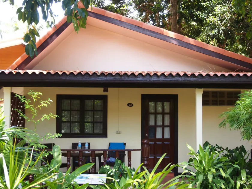 Harry's Bungalows - Image 1