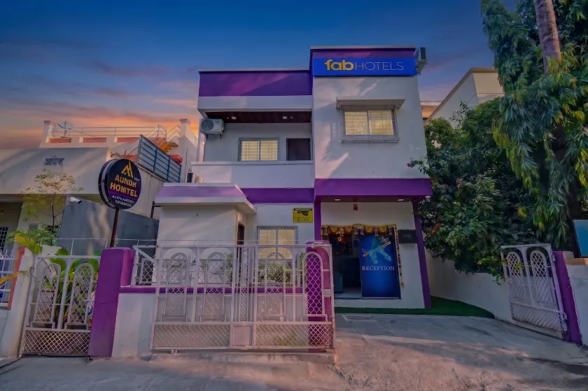 FabHotel Aundh Homtel - Image 1