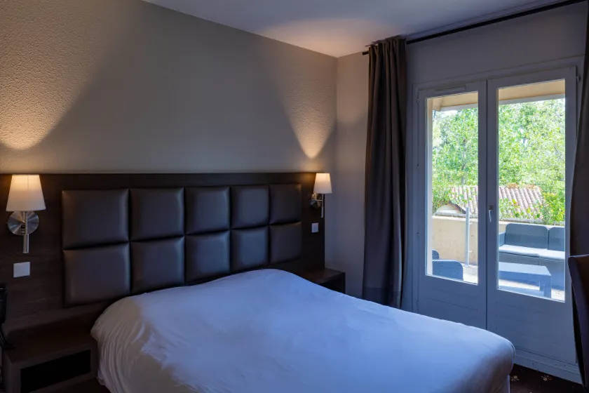 Logis Hotel Noemys Morgon - Image 1