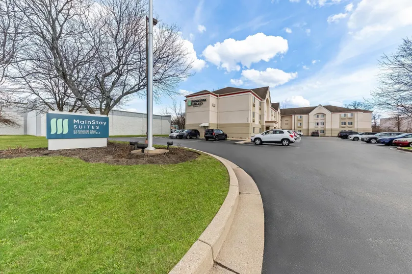 MainStay Suites Cincinnati Blue Ash - Image 1