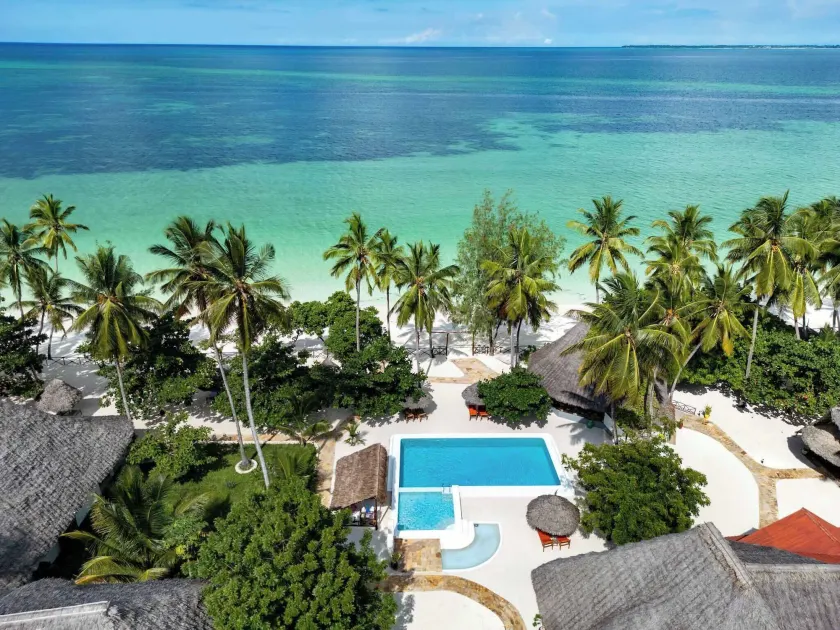 MANOLO Beach Resort - Image 1
