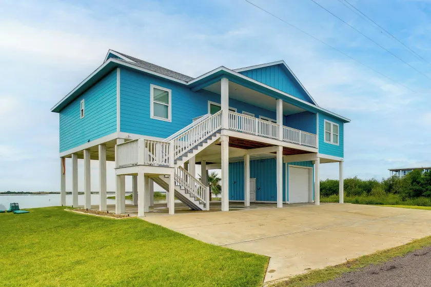 Waterfront Home w/ Deck & Views on Copano Bay! - Image 1