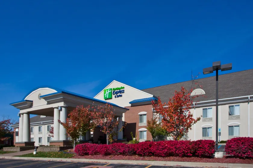 Holiday Inn Express Hotel & Suites Waterford by IHG - Image 1