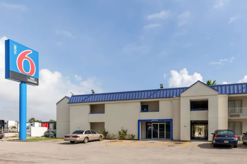 Motel 6-Houston, TX - East - Image 1