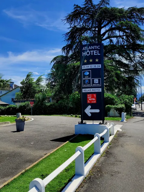 Hôtel Atlantic Pau - Entrée intérieure