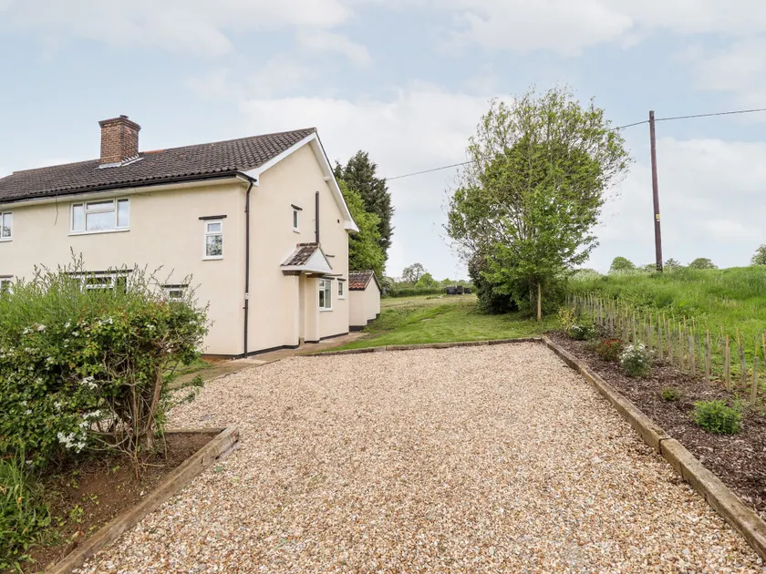 6 Hillside Cottages - Image 1
