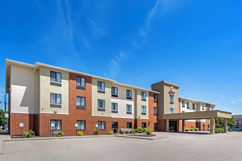  Comfort Suites Merrillville near US 30 - Image 1