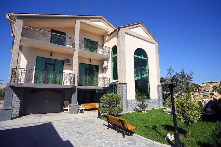 Hotel Harmony - Image 1