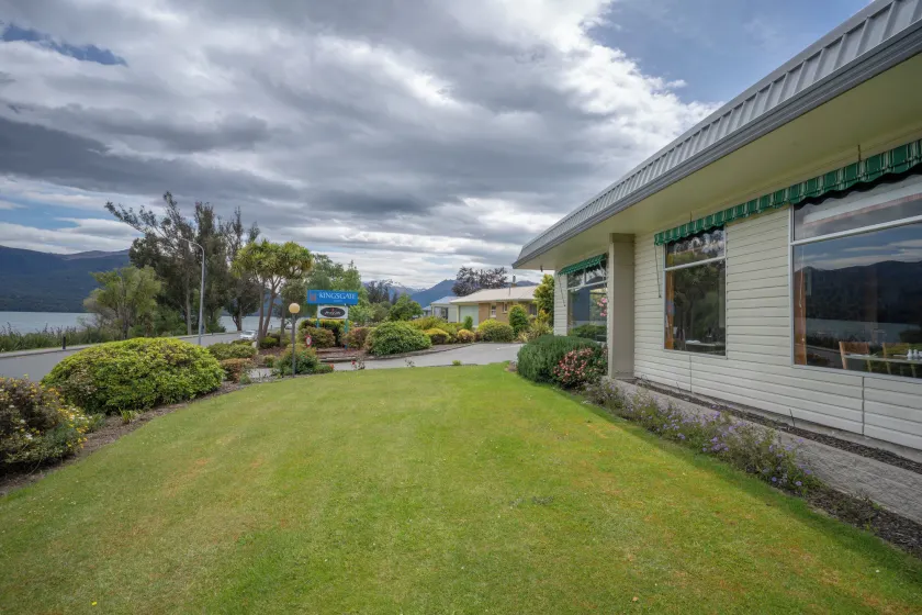 Kingsgate Hotel Te Anau - Image 1
