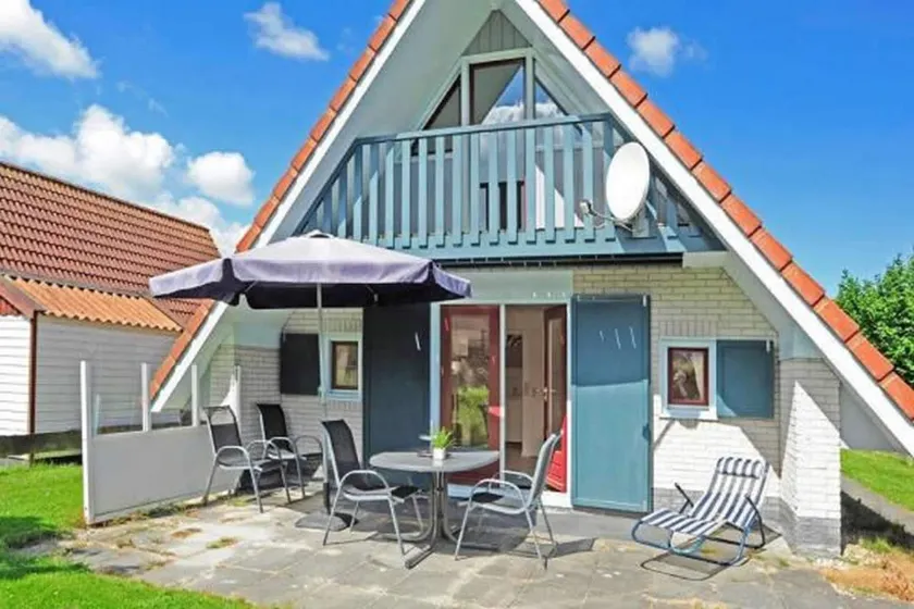 Lilian Modern Holiday home at a typical dutch canal, close to the Lauwersmeer - Image 1