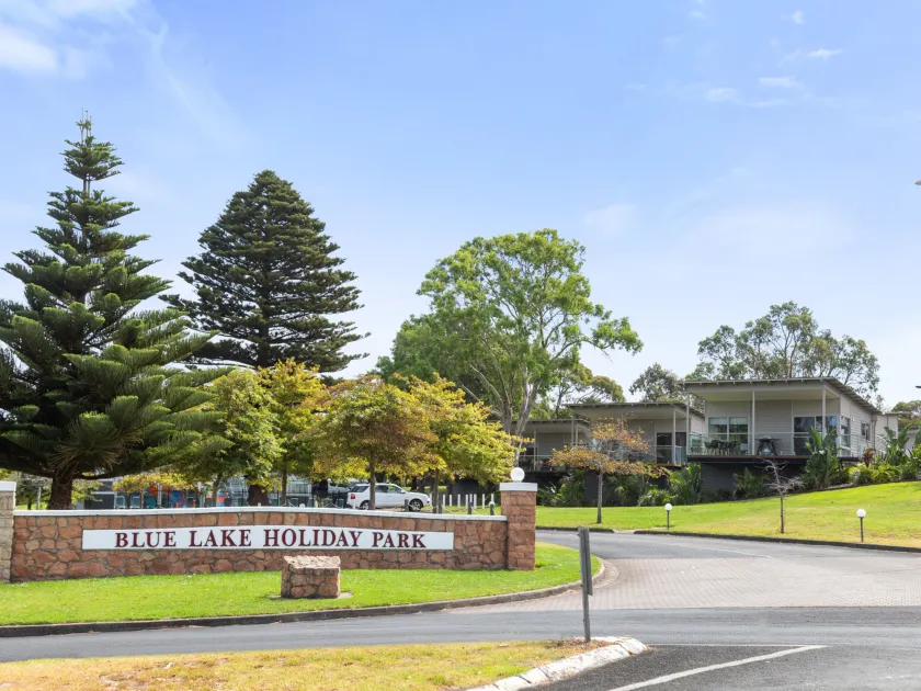 Blue Lake Holiday Park - Image 1