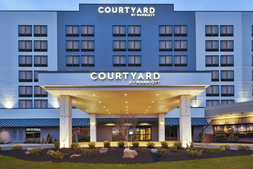 Courtyard by Marriott Secaucus Meadowlands - Image 1