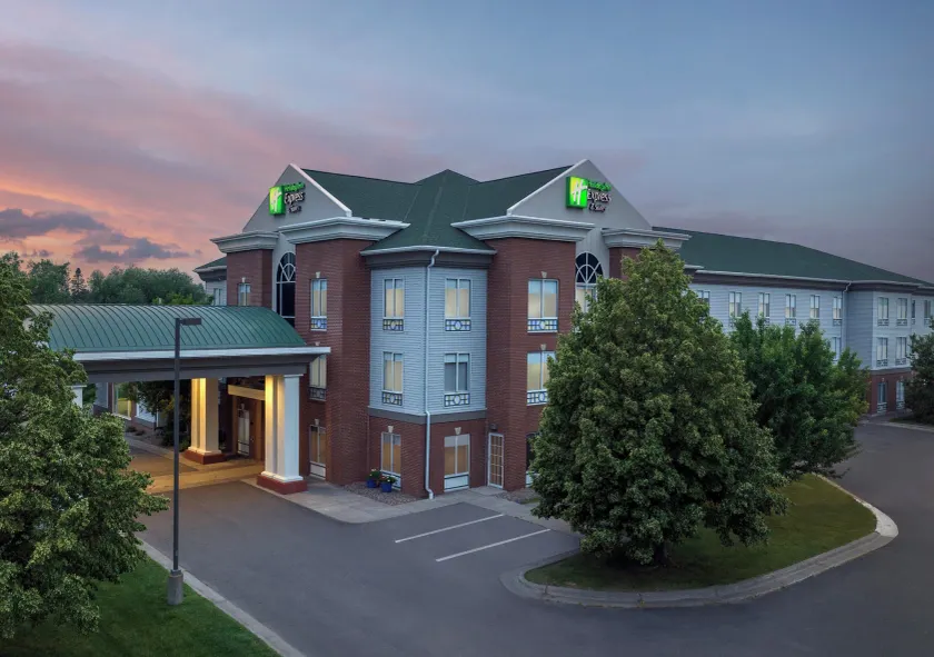 Holiday Inn Express & Suites Superior by IHG - Image 1