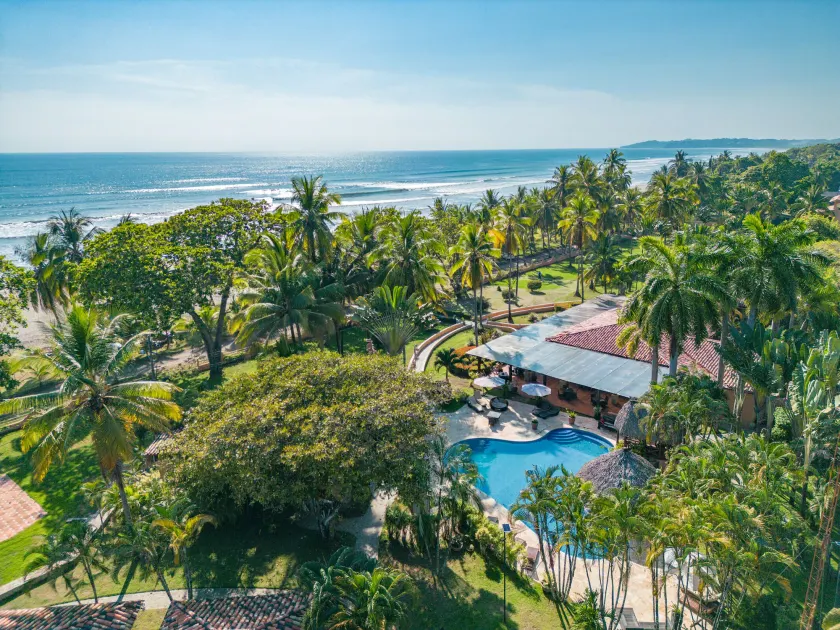 Sunset del Mar Beach Resort - Image 1