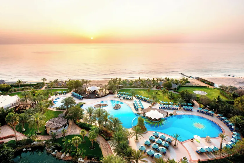 Le Meridien Al Aqah Beach Resort - Image 1