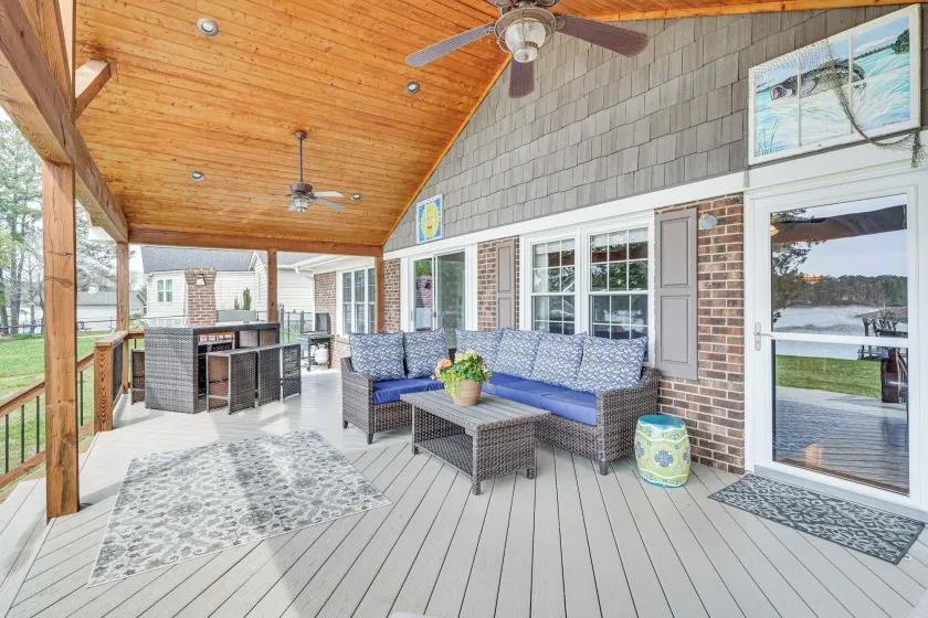 Waterfront Lake Gaston Home w/ Private Dock! - Innvendig