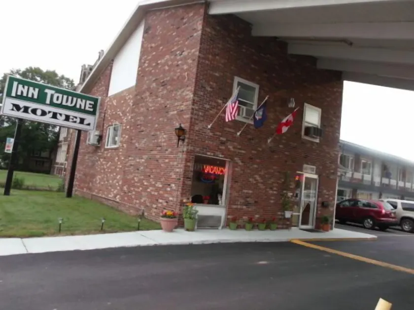 Inn Towne Motel - Image 1