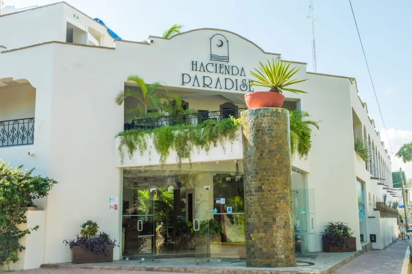 Hacienda Paradise Hotel - Image 1
