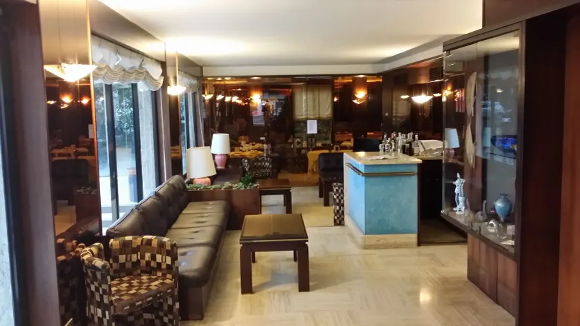 Club Hotel - Image 1