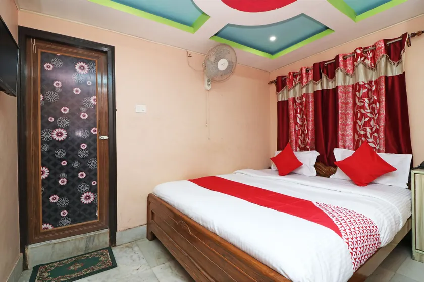 OYO 16627 Xpress Inn - Image 1