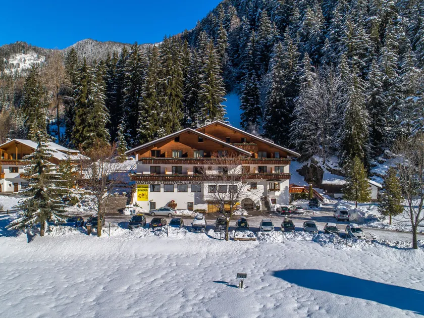 Hotel Pontives - Image 1