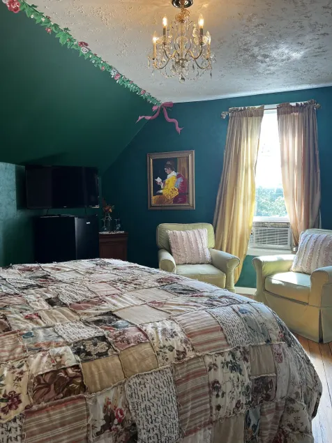 Emily's Place B&B - Image 1
