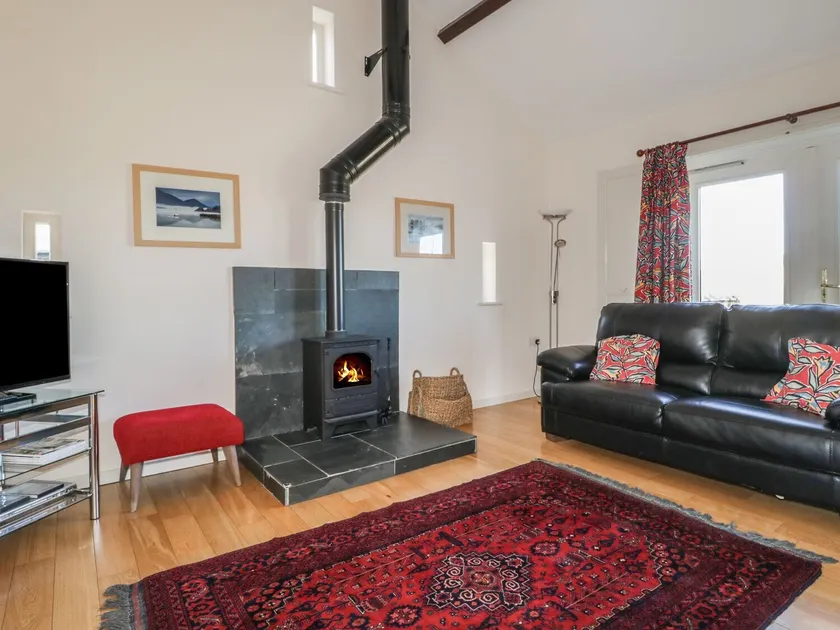 Esthers Barn - Image 1