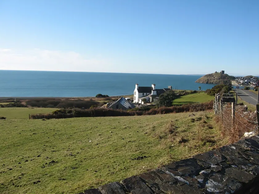 Cae'r Dyni Caer Dyni - Image 1
