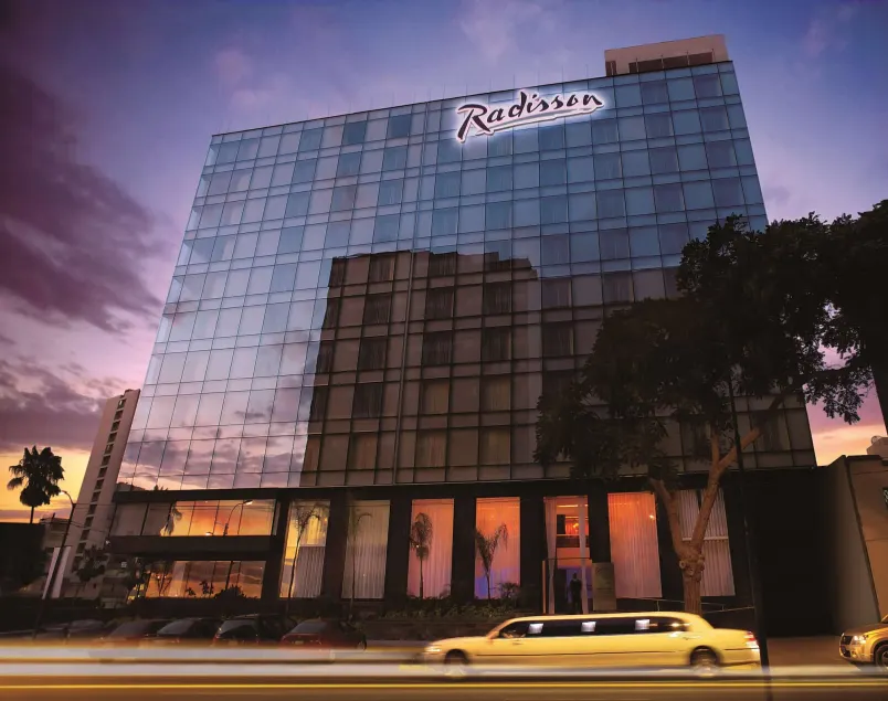 Radisson Hotel Decapolis Miraflores - Image 1