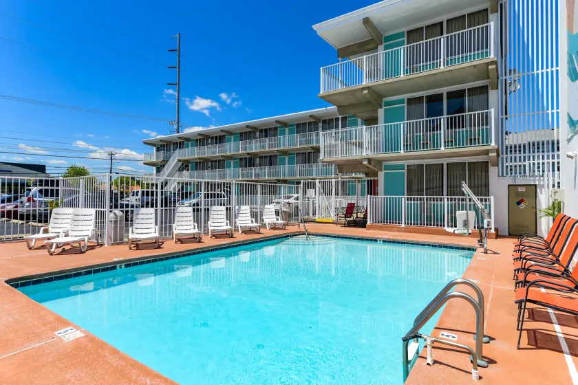 Surf Inn Suites - Image 1