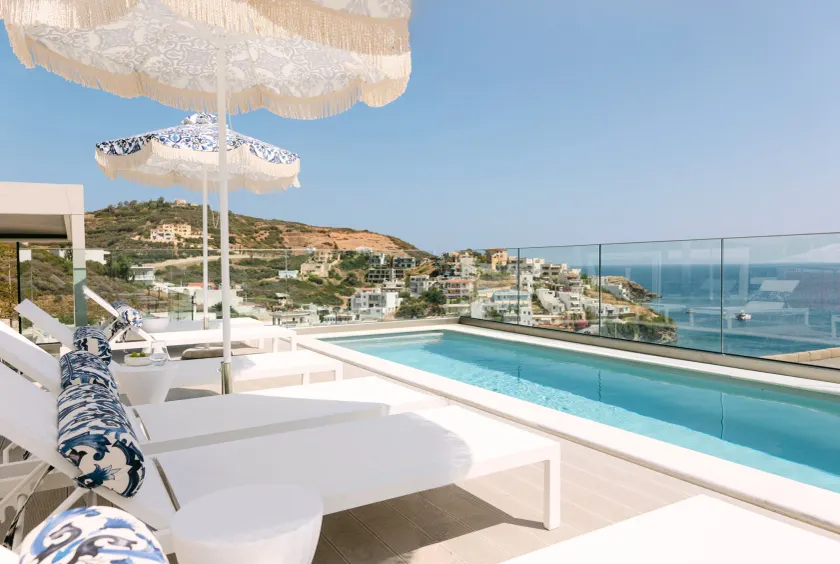 Golden Luxury Suites - Image 1