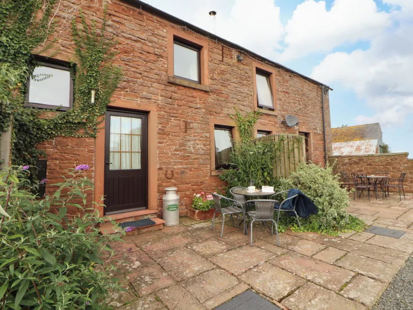 Horseshoe Cottage - Image 1