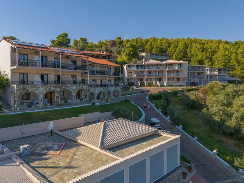 La Luna Hotel - Image 1