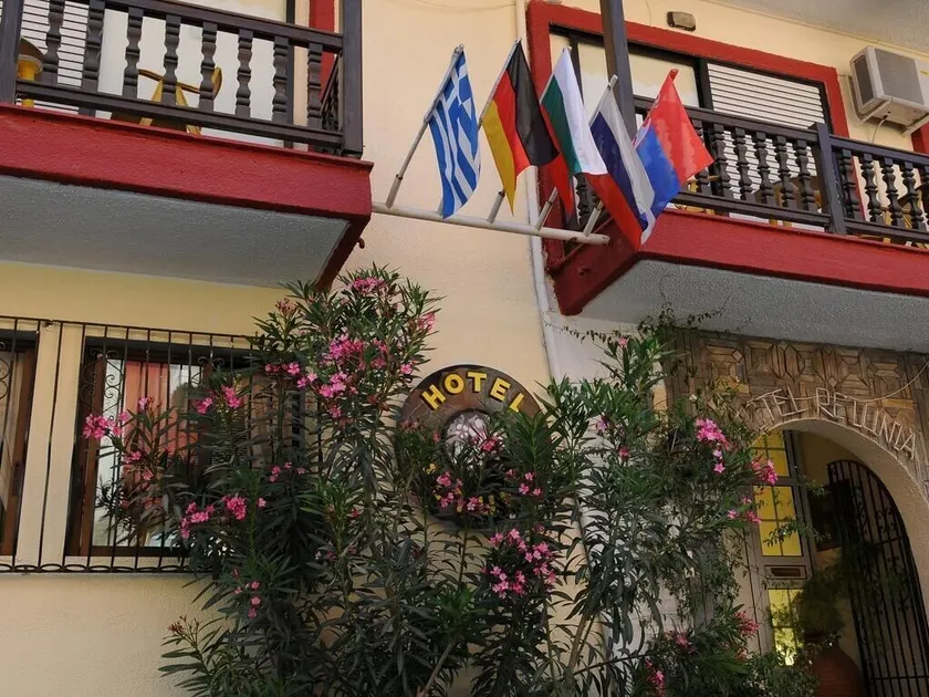 Hotel Petunia - Image 1