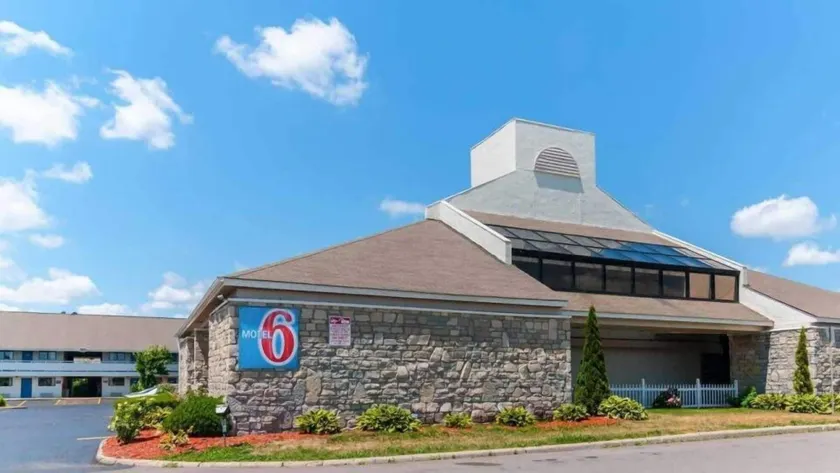Motel 6-Southgate, MI - Detroit - Image 1