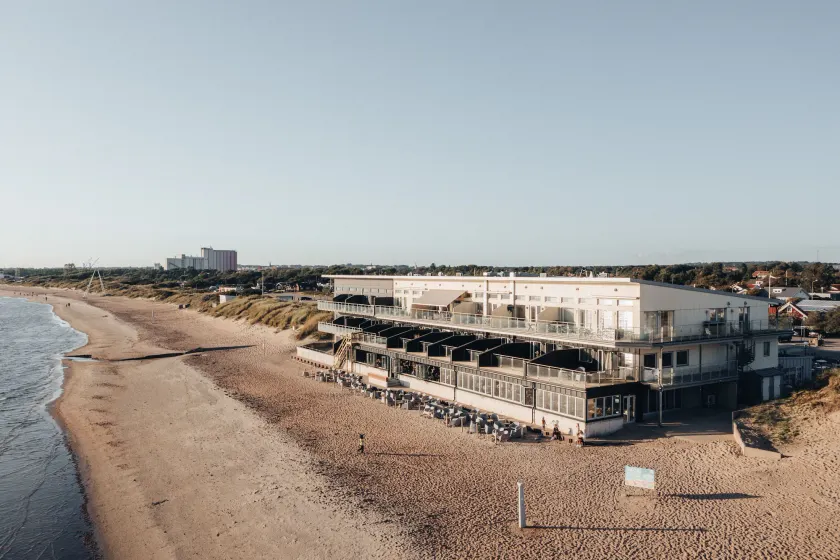Ocean Hotel - Image 1